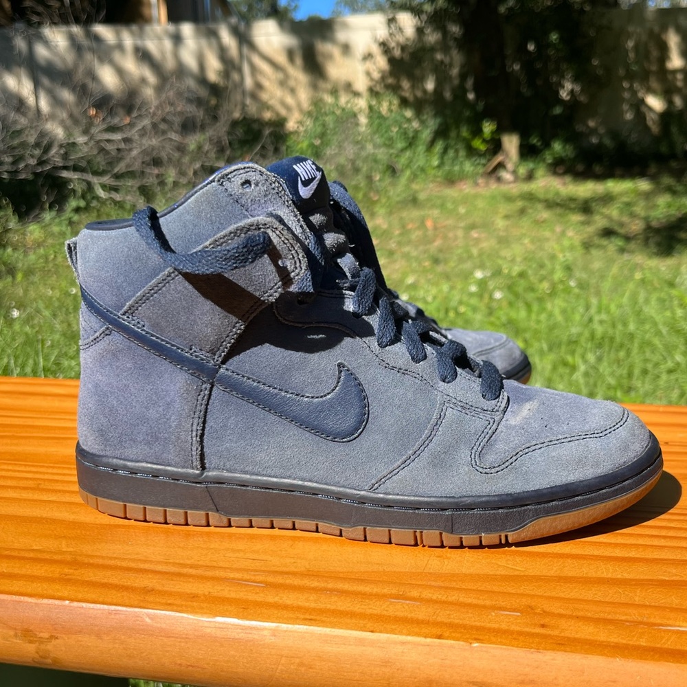A.P.C. x Nike Dunk High 08 NRG QS 2012 Men
7 RARE